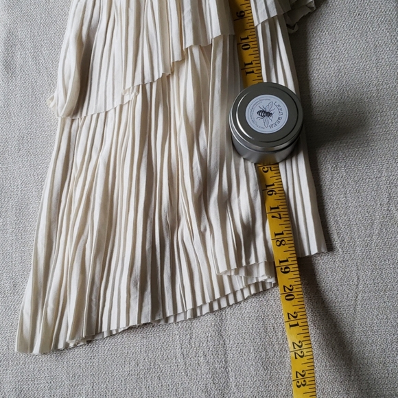 H&M Strappy Tiered & Pleated Cami w/ Built-in Bra - Picture 15 of 15